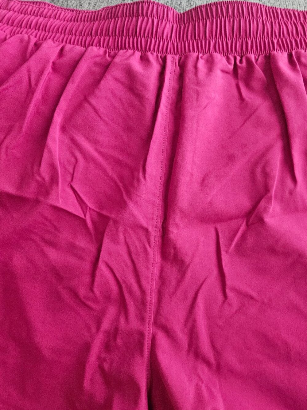 Target all in motion run 3" fushia quick dry pockets shorts